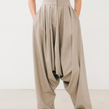 Tulip pants in beige